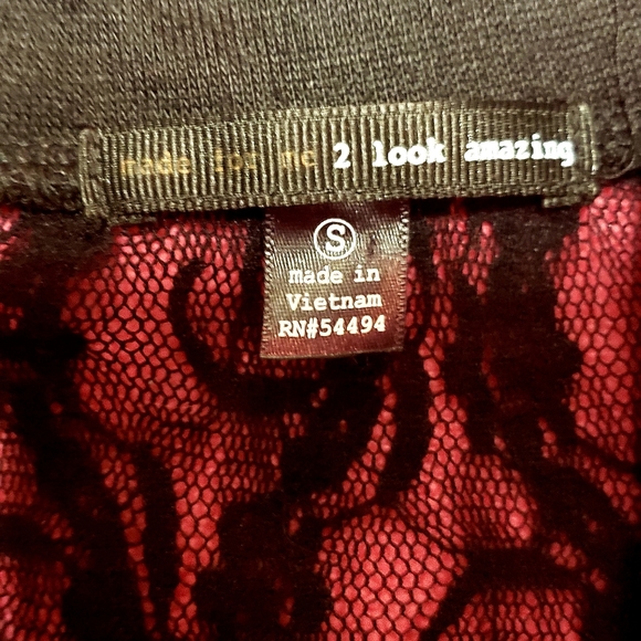 BRAND NEW Sm 2 Look Amazing Laced Back Crop Sweater Top - Picture 2 of 3